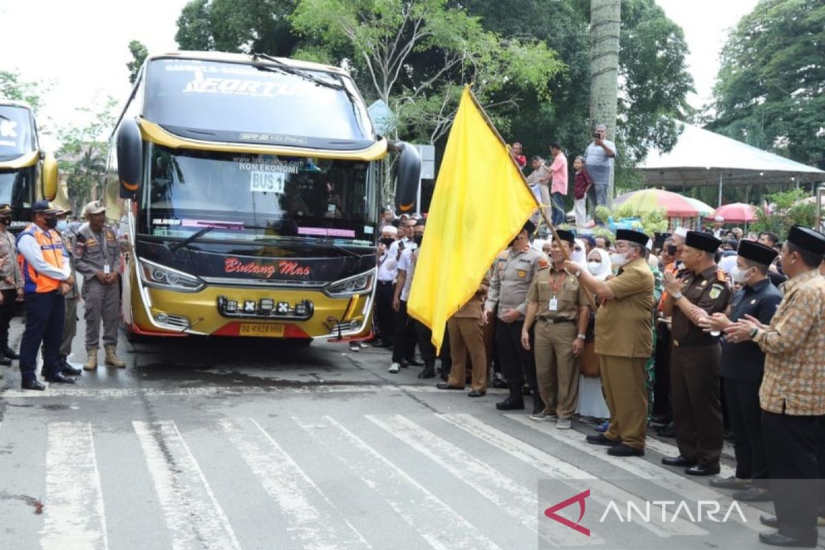 Husairi lepas keberangkatan jamaah calon haji HSU