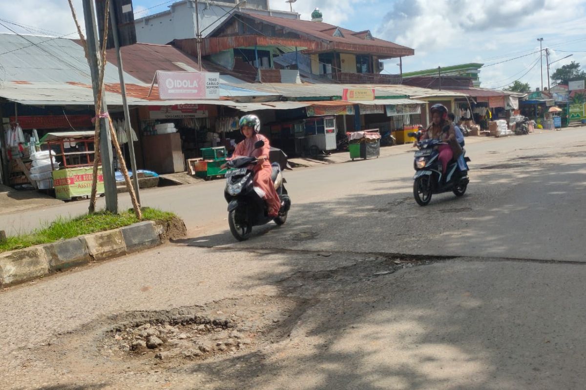 Perbaikan tujuh ruas jalan Kota Grogot capai Rp 4,8 Miliar