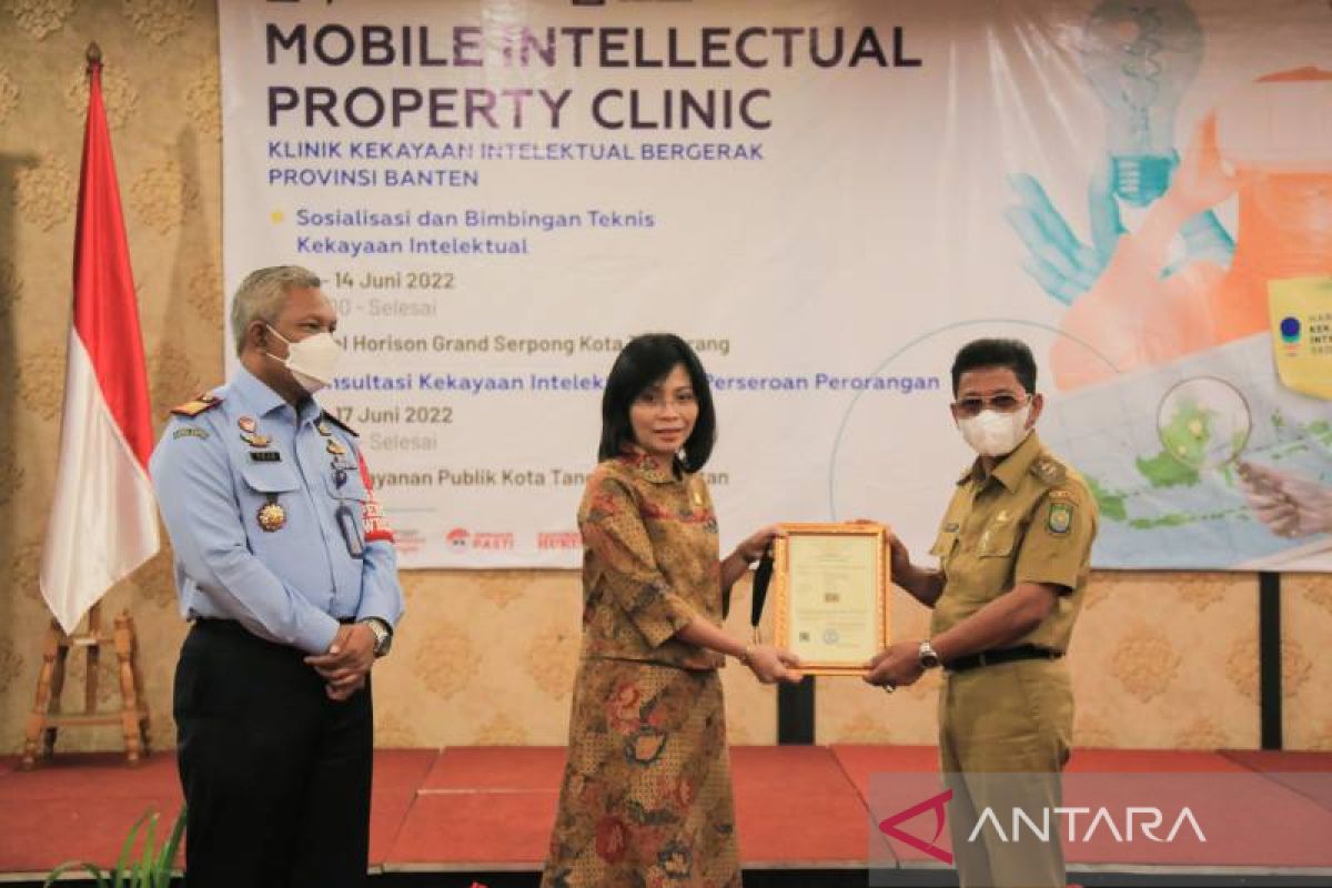 Kota Tangerang raih Penghargaan Fasilitasi Sertifikat Merk Dagang terbanyak