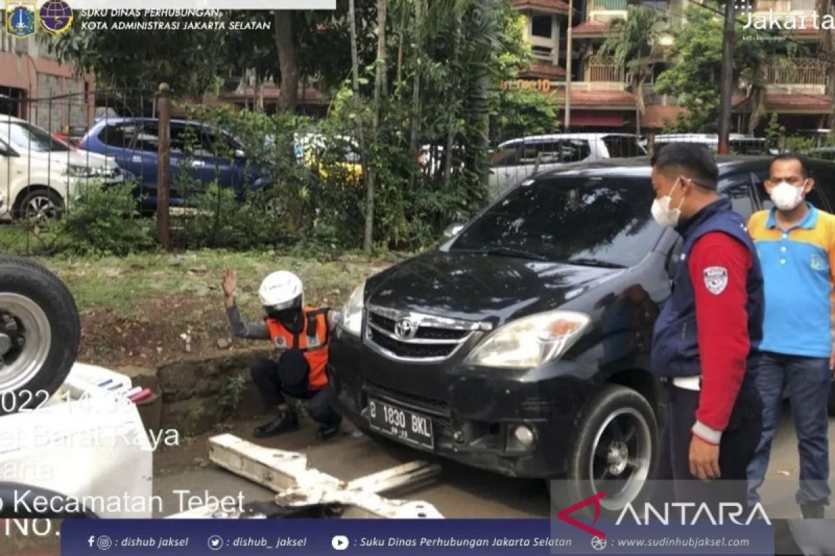 Dishub DKI ancam angkut motor parkir liar di Tebet Eco Park