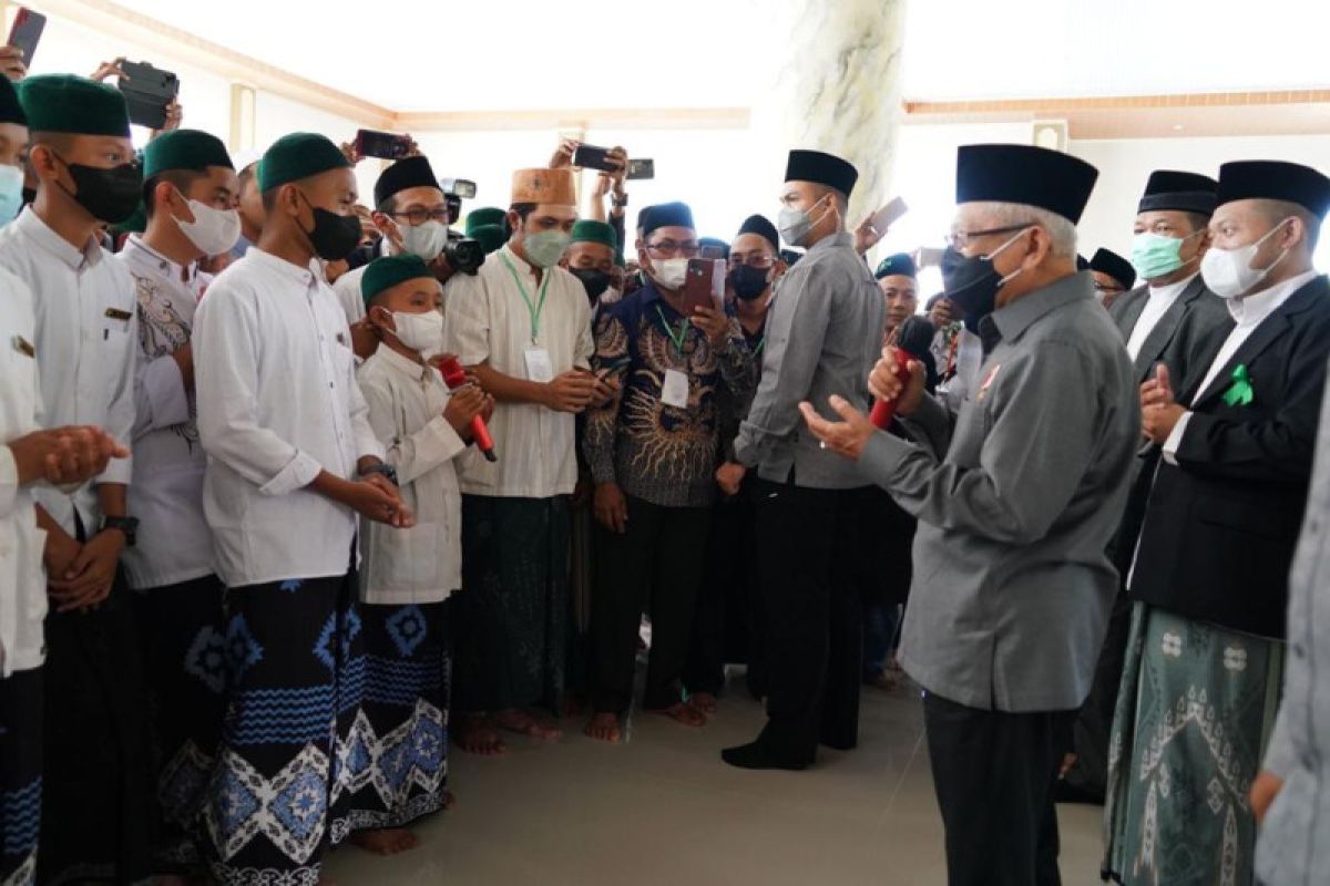 Wapres motivasi santri Pondok Pesantren Modern Hidayatussalikin