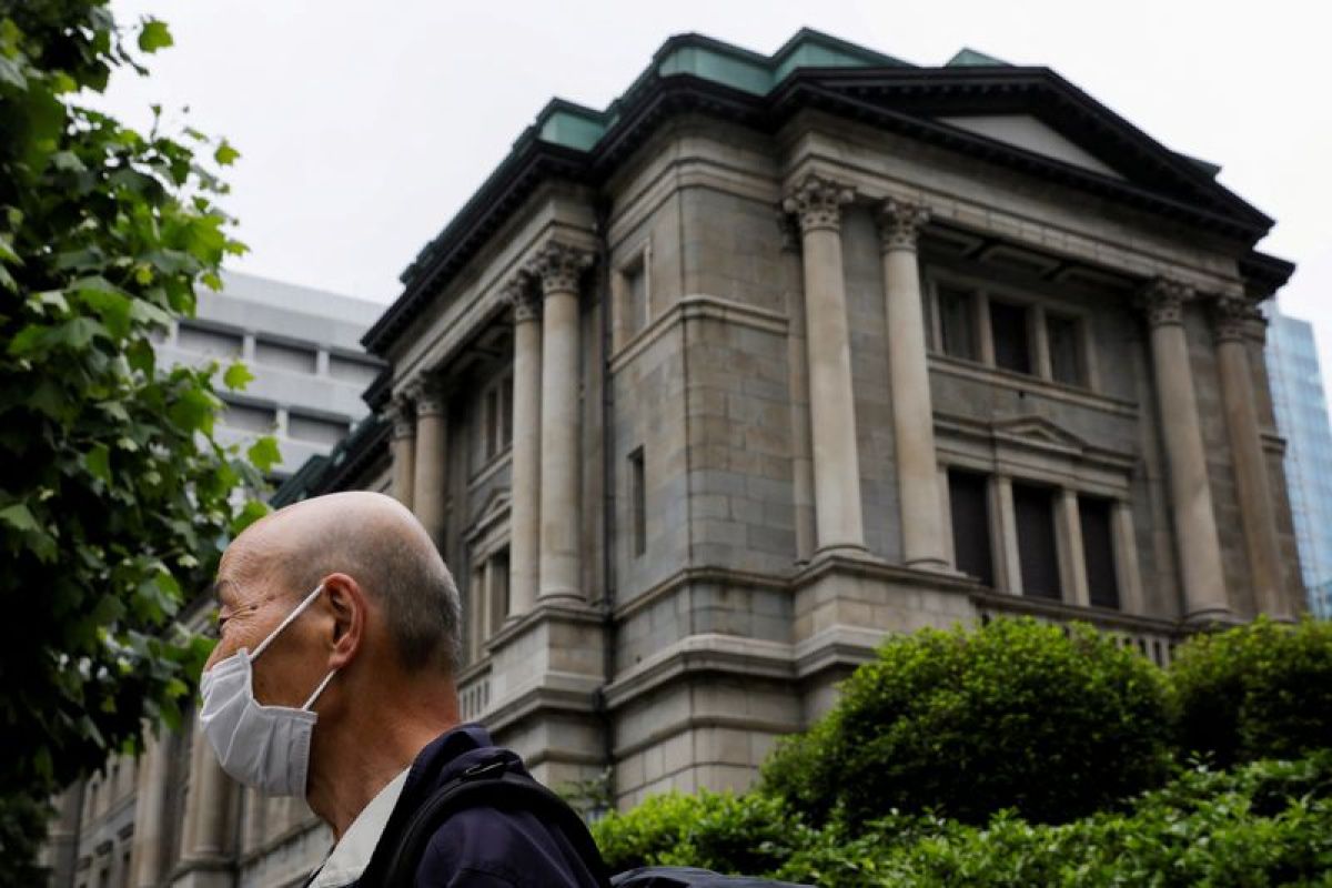 BoJ akan tetap "dovish", pertahankan suku bunga rendah saat yen jatuh