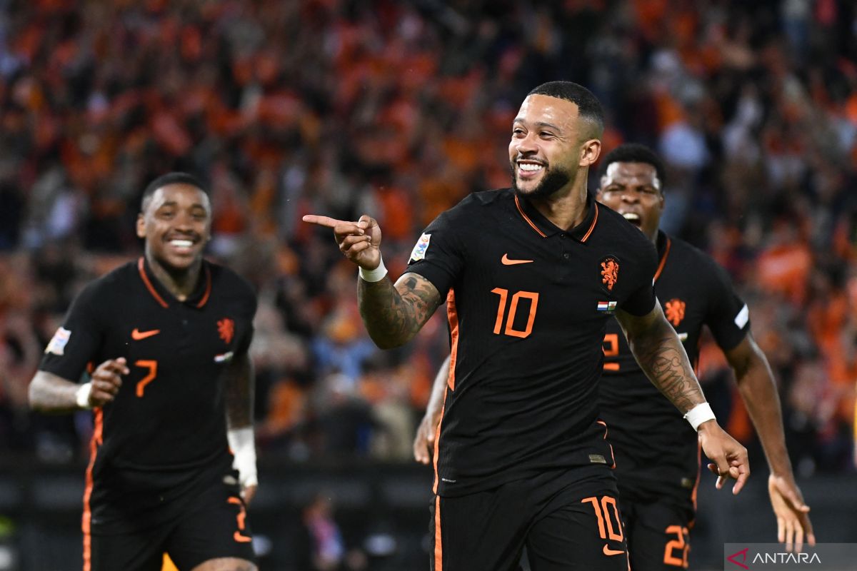 Gol larut Memphis Depay amankan tiga poin Belanda dari Wales
