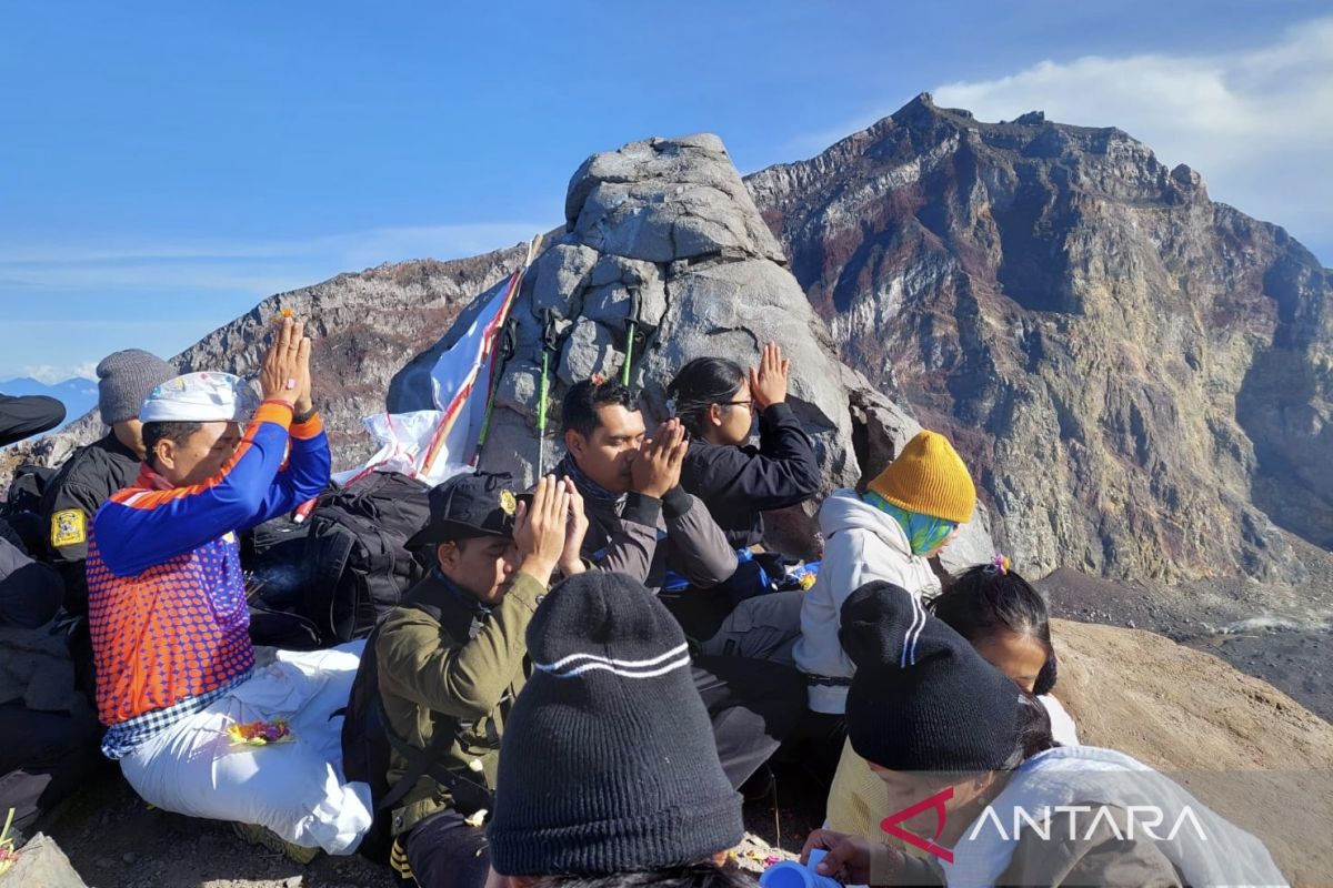 BPBD Karangasem pastikan jalur pendakian Gunung Agung itu aman