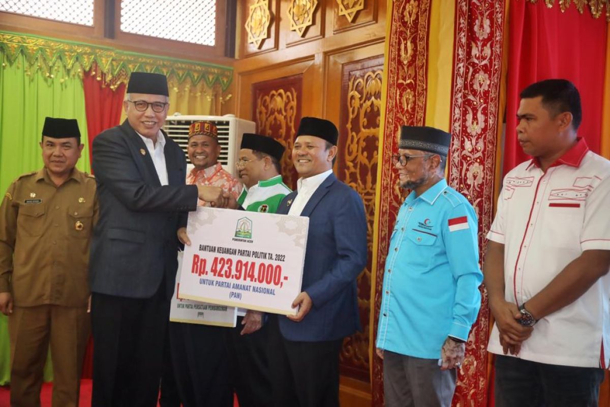 Pemda Aceh serahkan dana partai politik Rp5,1 miliar