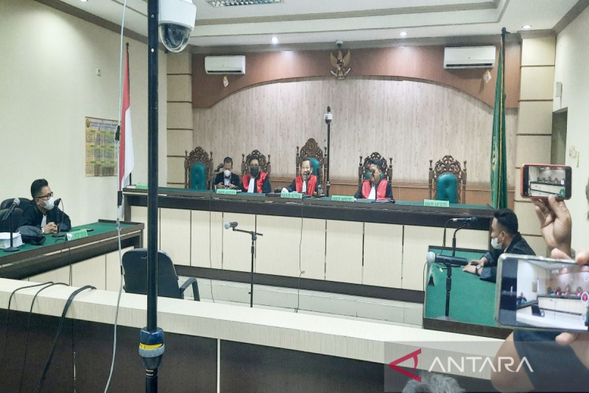 Terdakwa IUP di Tanah Bumbu diminta fokus dugaan suap Rp27 miliar