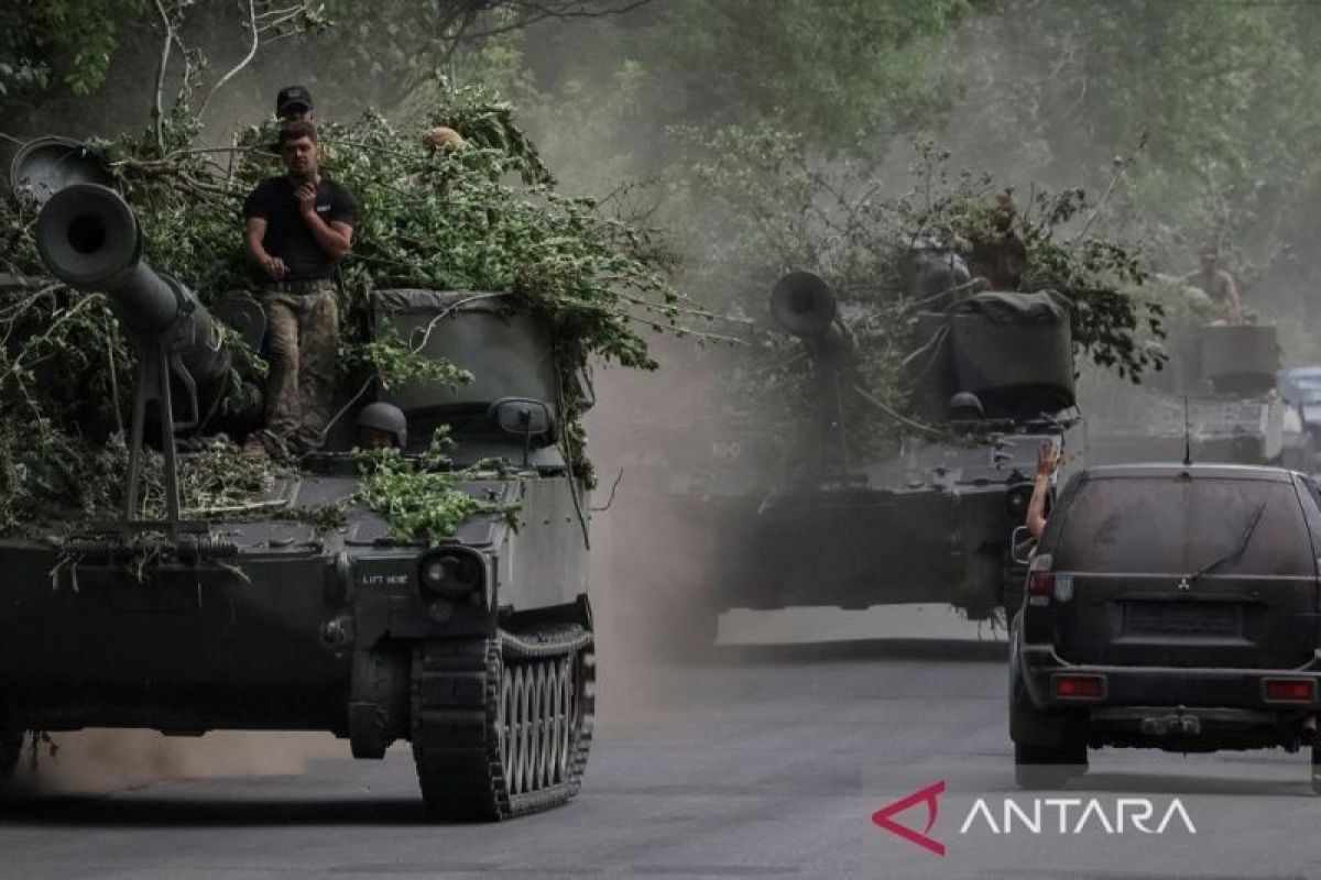NATO gelar pertemuan, bahas pengiriman tambahan pasokan senjata ke Ukraina