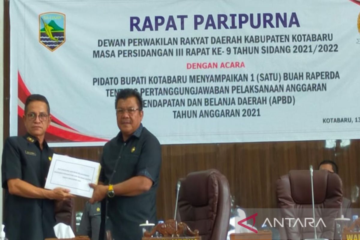 DPRD Kotabaru terima Raperda pertanggungjawaban APBD 2021