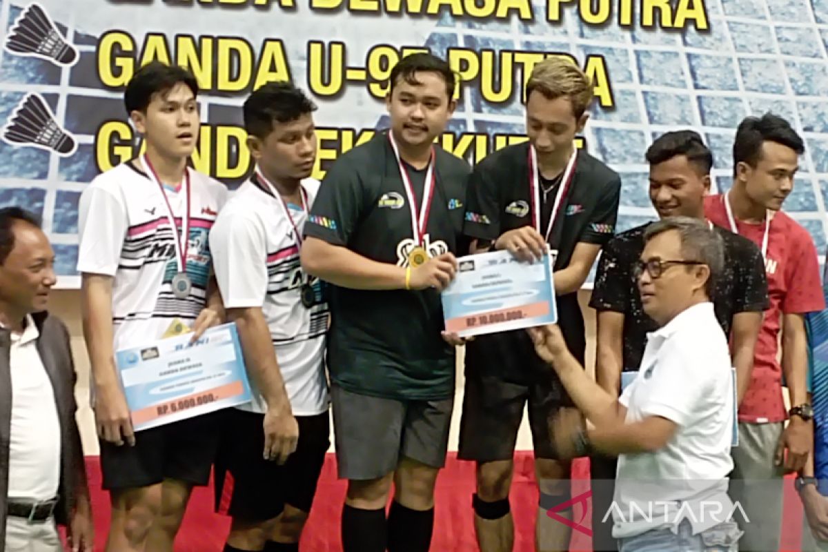 Ganda PB Tanbun jadi kampiun turnamen bulu tangkis BNN Aceh