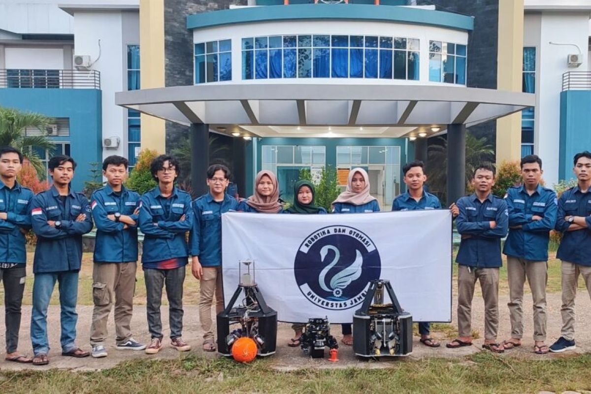 Teknik elektro Unja masuk 8 besar kontes robot Indonesia 2022