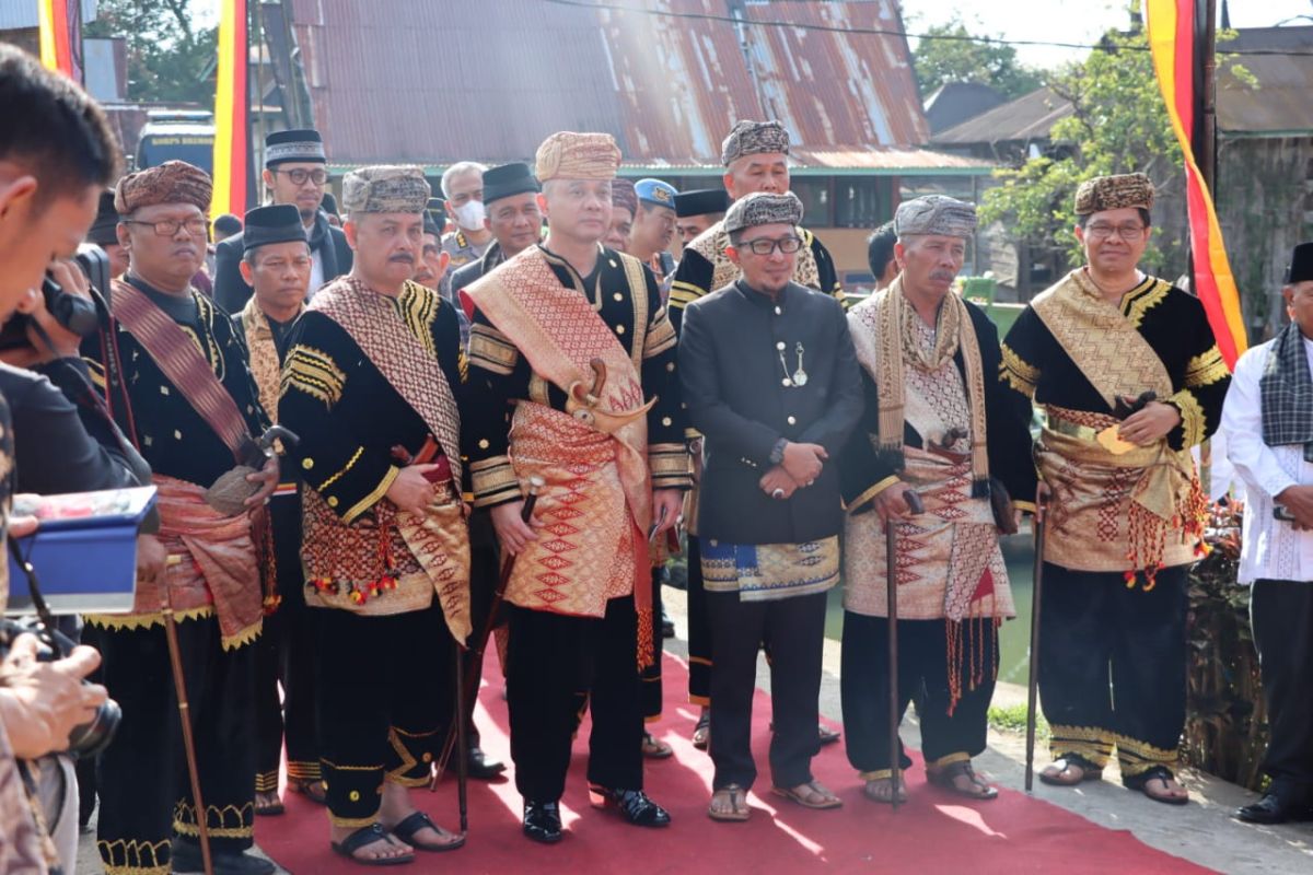 Kapolda Sumbar dianugerahi gelar kehormatan adat Minangkabau