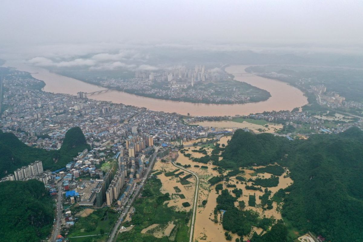 Tim kerja bantu pengendalian banjir di Guangdong dan Guangxi, China