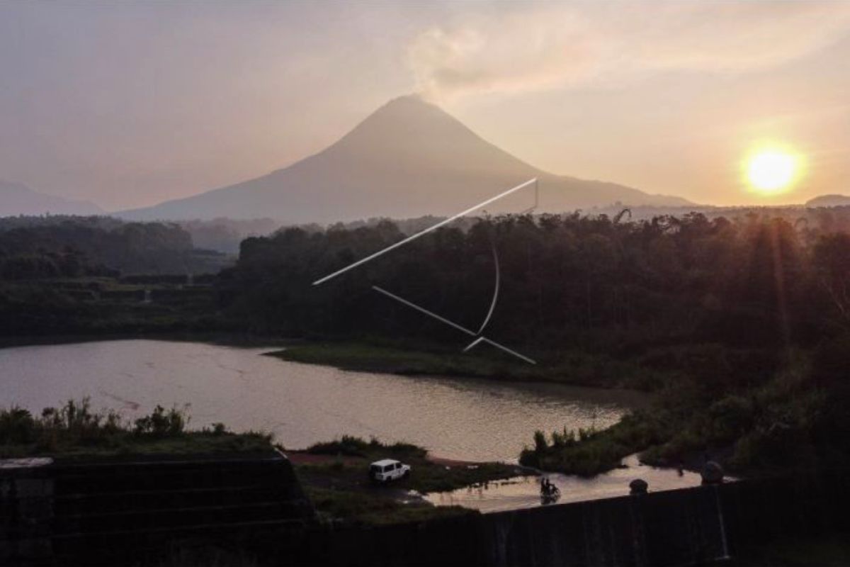 Gunung Merapi mengalami 83 kali gempa guguran