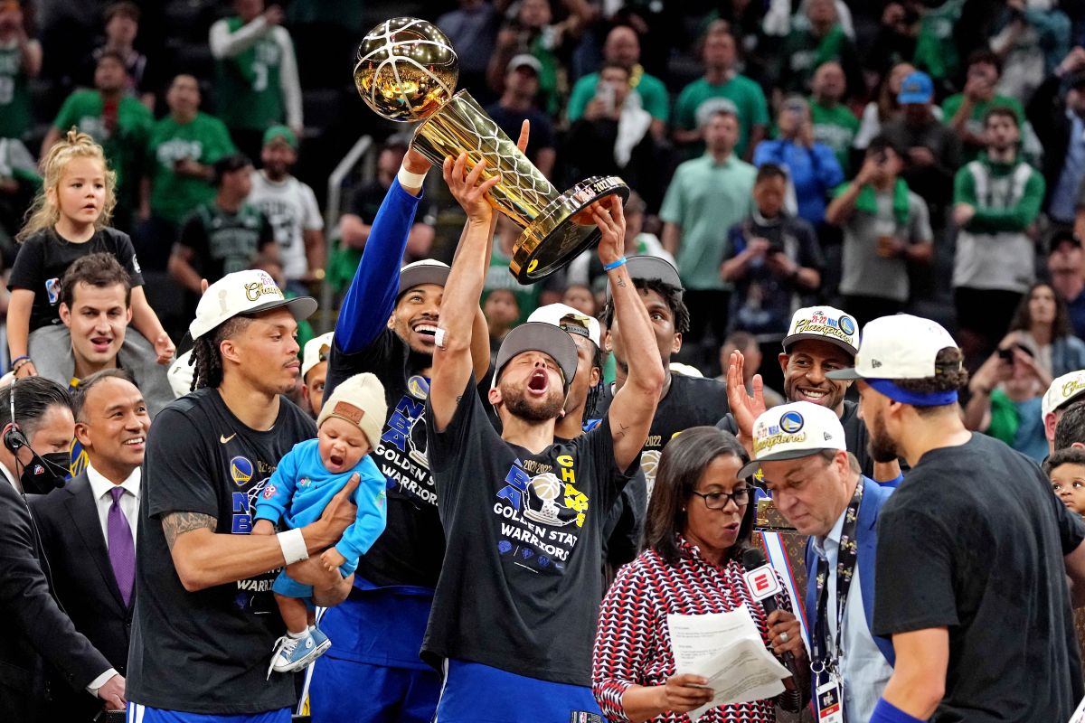 Warriors rengkuh juara NBA 2022, Stephen Curry dinobatkan jadi MVP