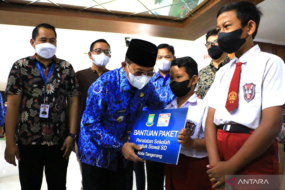 Pemkot Tangerang terima bantuan 250 paket peralatan sekolah dari Indomaret
