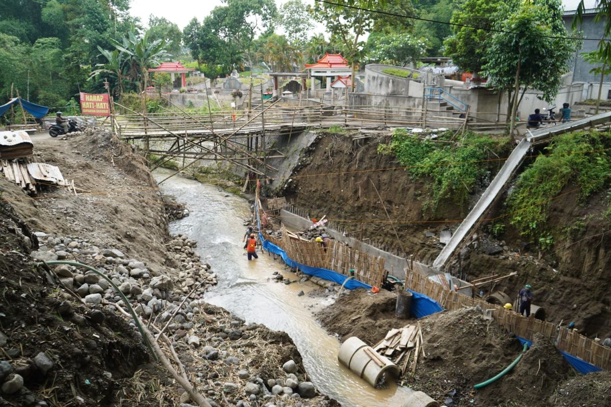 Pemkab Kediri bangun Jembatan Gedangsewu Pare