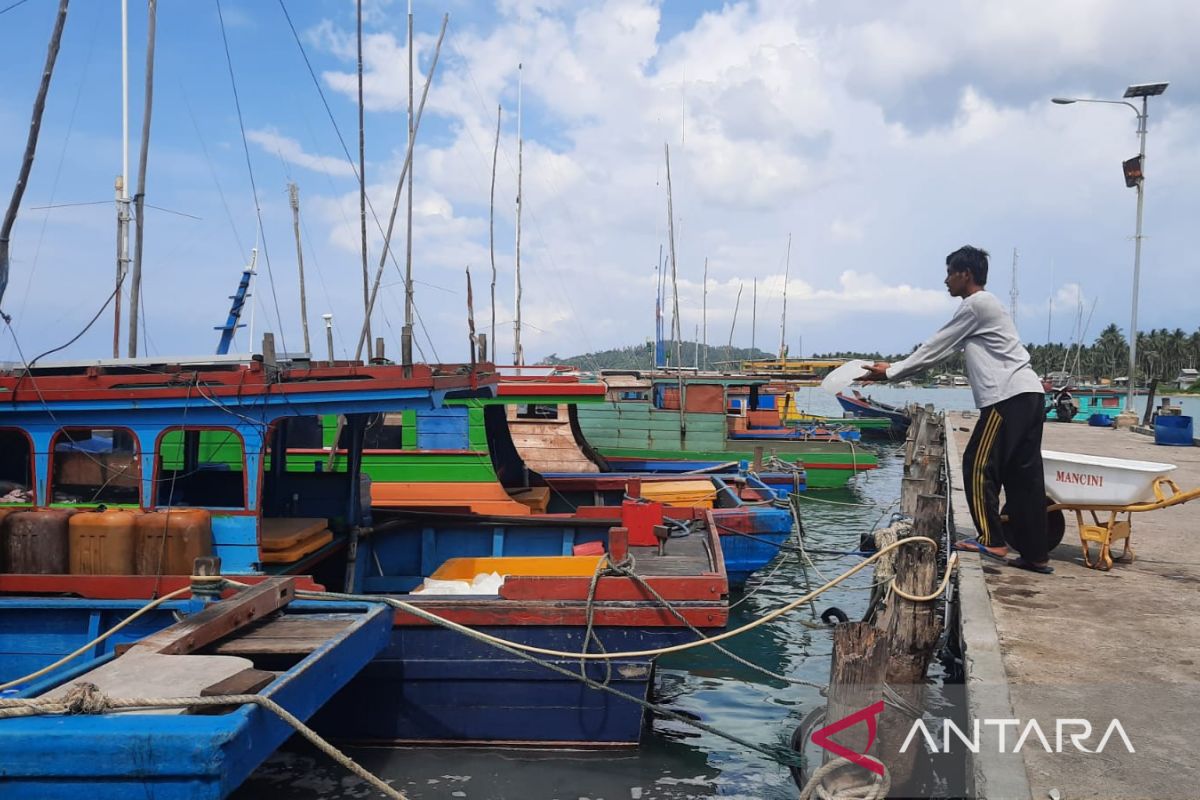 Nelayan Natuna kesulitan dapatkan BBM