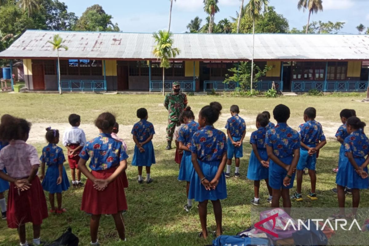 Posramil Biak Timur tanamkan disiplin bagi murid SD Eben Haizer Ibdi