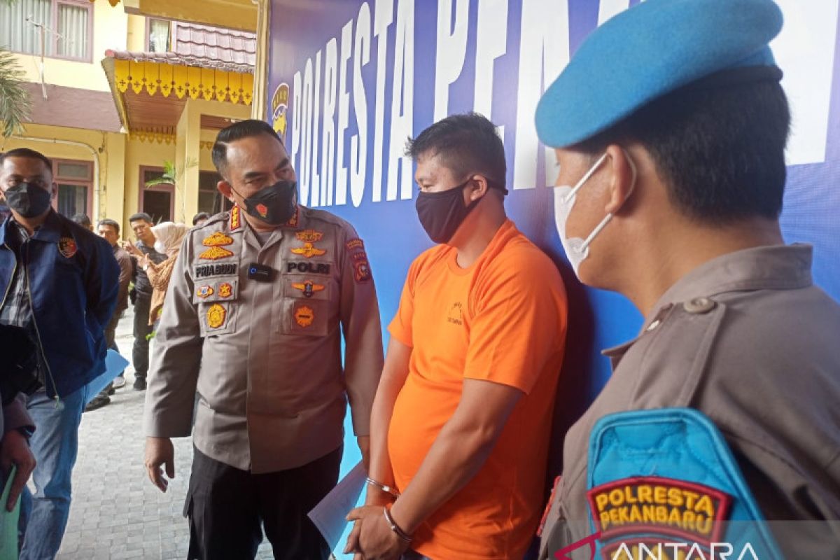 Polisi Pekanbaru ringkus pria pemilik senjata api dan kurir narkoba