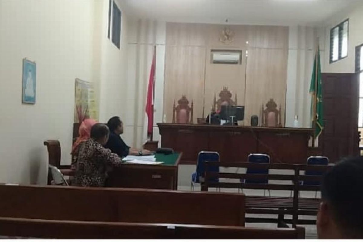 Hakim PN Tanjungkarang tunda sidang praperadilan