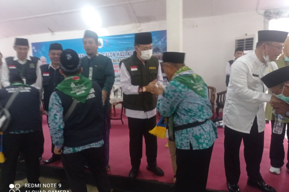 Daftar tunggu haji di Banten 53 tahun