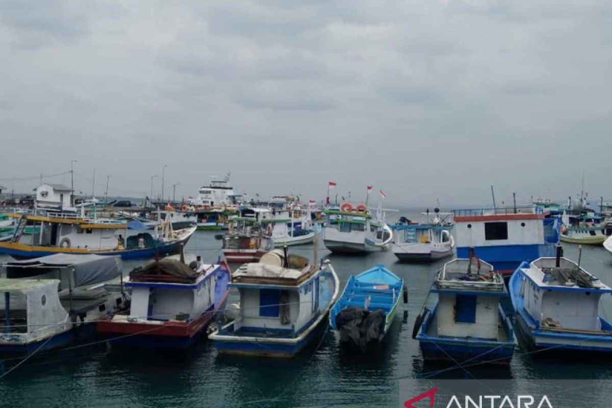 Nelayan Kupang sudah sebulan tidak melaut akibat cuaca buruk