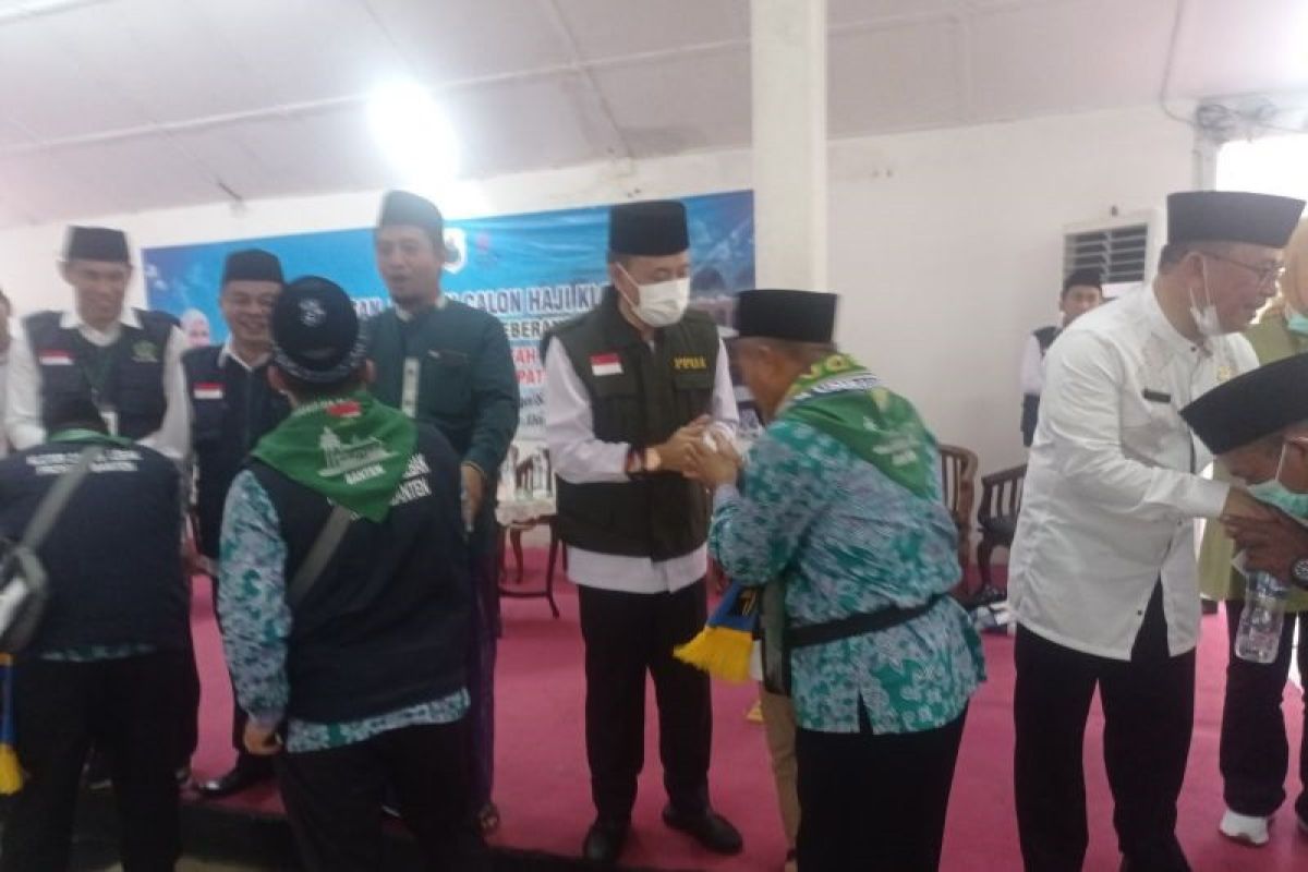 Daftar tunggu pemberangkatan haji di Provinsi Banten 53 tahun