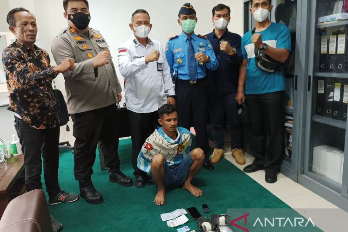 BNN tangkap kurir sabu jaringan Sumatera di Bandara Depati Amir Pangkalpinang