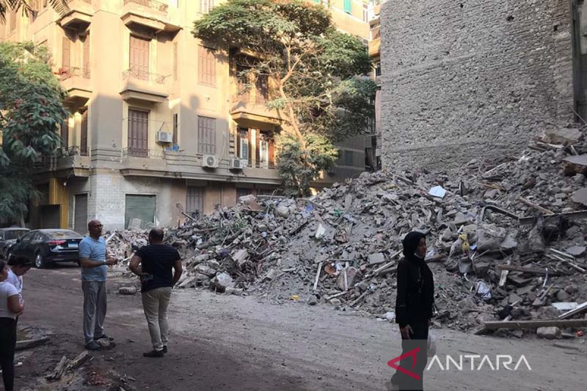 Bangunan tua runtuh di Kairo tewaskan 6