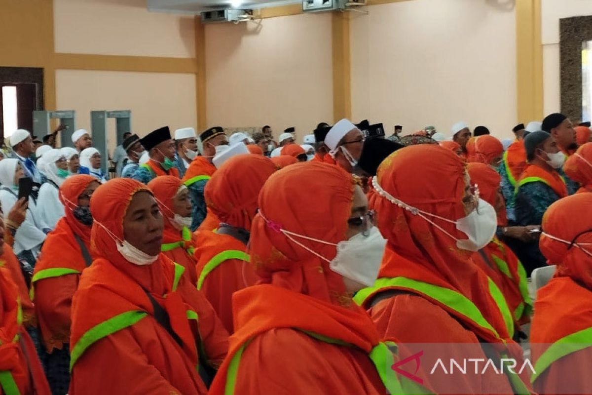 Langkat berangkatkan 393 calon haji Kloter 07