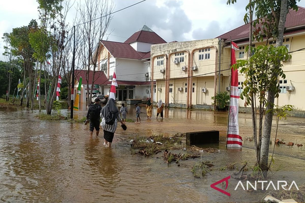 BPBD Kabupaten Kayong Utara siagakan petugas hadapi banjir