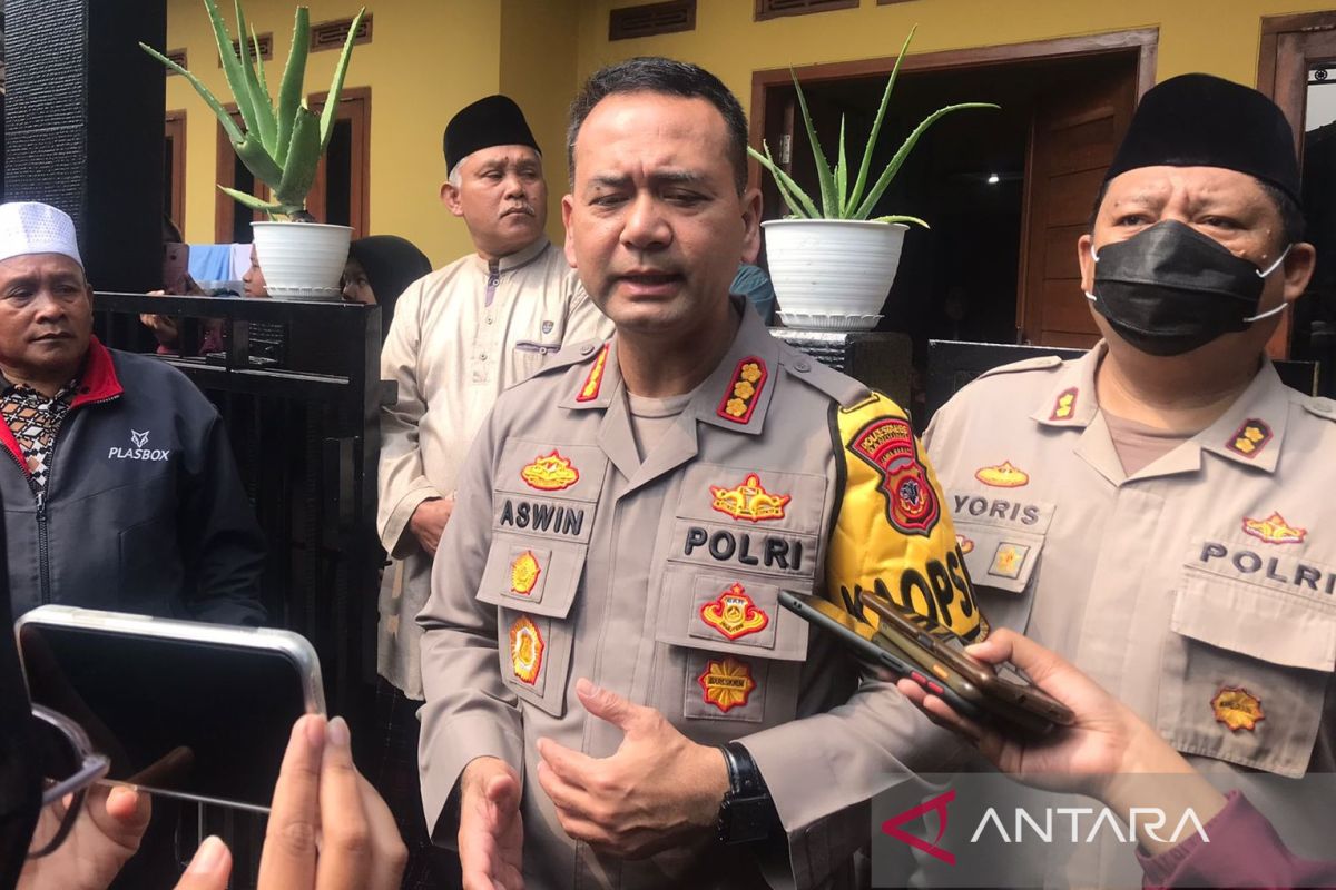 Polisi sebut tewasnya dua pemuda di Stadion GBLA karena antrean masuk penonton