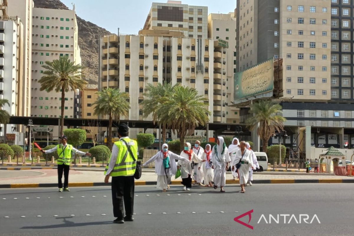 Petugas disiagakan bantu jamaah menuju ke terminal bus di Mekkah