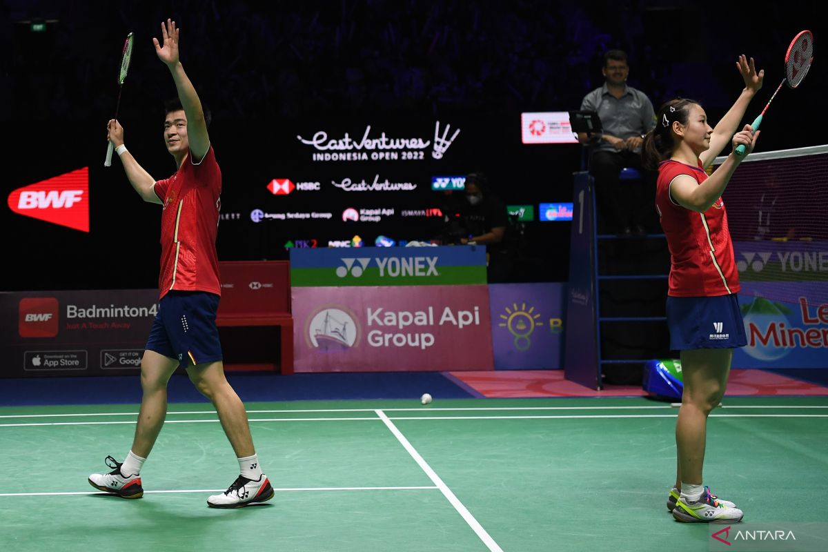 Indonesia Open 2022 - Zheng/Huang juara ganda campuran usai kalahkan Watanabe/Arisa