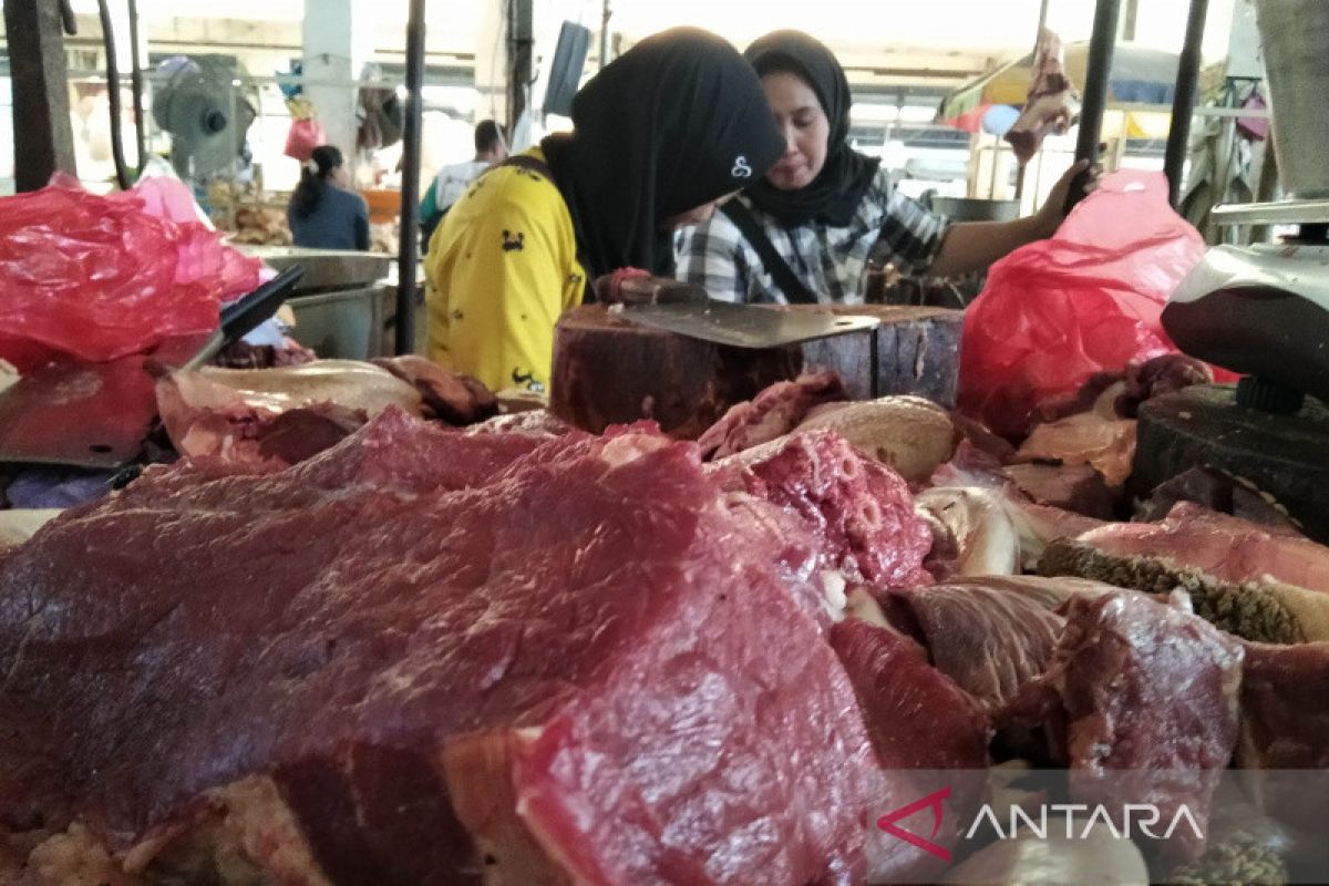 Tidak terpengaruh PMK, pasokan daging sapi di pasar tradisional Kudus lancar