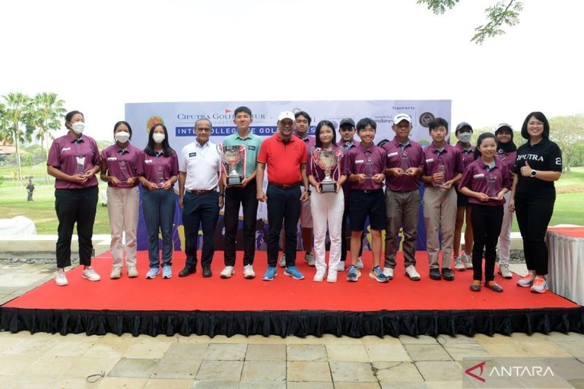 Jonathan dan Elaine berhasil menangi turnamen Intercollegiate Golf Series di Surabaya