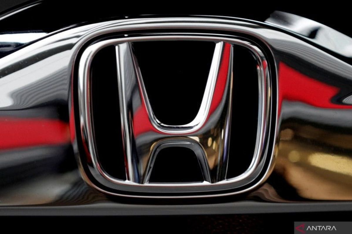 Honda pangkas produksi 40 persen di Jepang karena hambatan pasokan