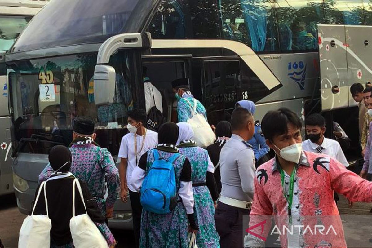 PPIH berangkatkan kloter gabungan perdana Embarkasi Batam