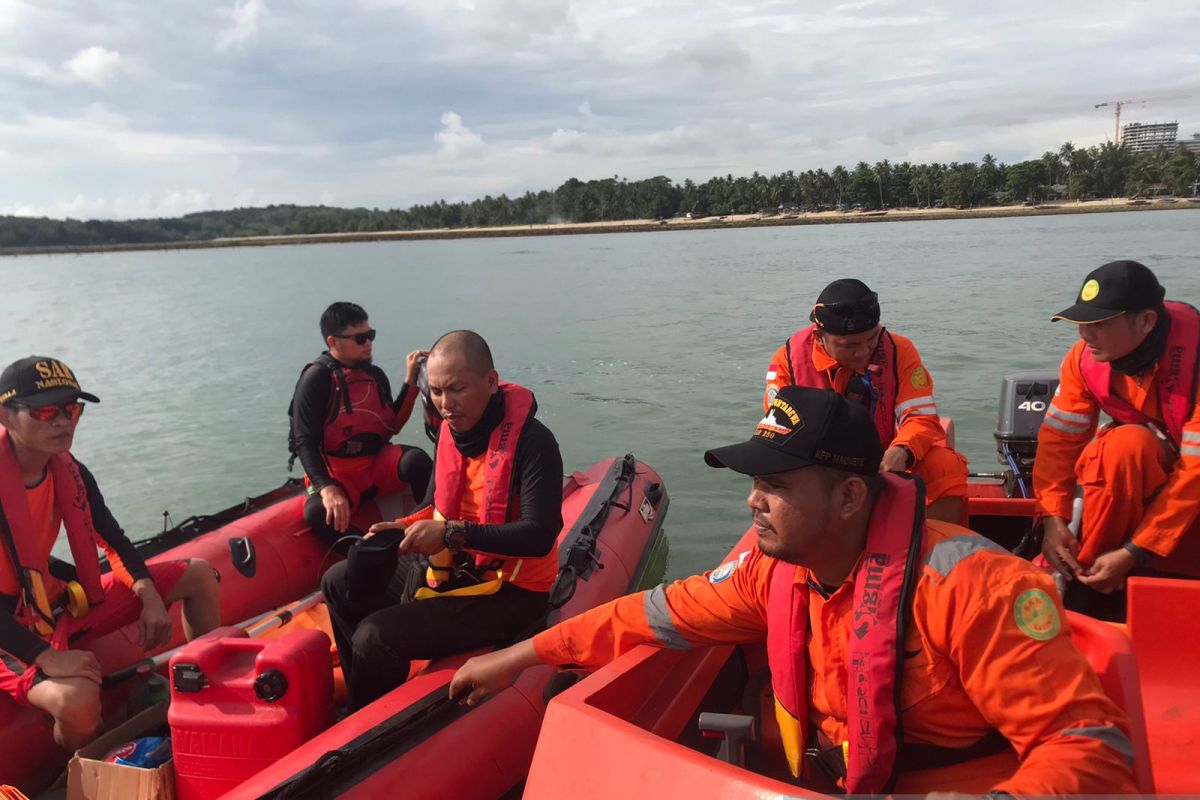 Tim gabungan terkendala arus laut cari tujuh PMI hilang di Perairan Batam