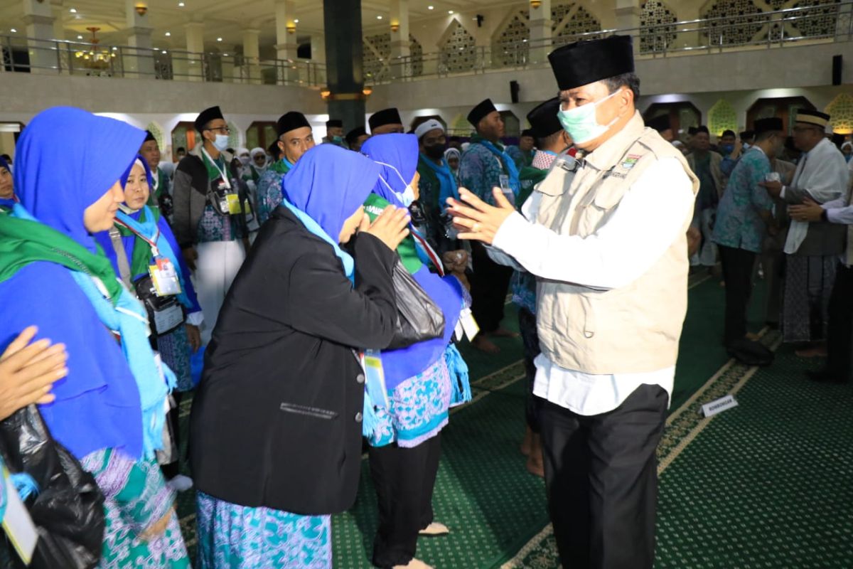 Kloter terakhir JCH Kabupaten Tangerang diberangkatkan ke Embarkasi Pondok Gede