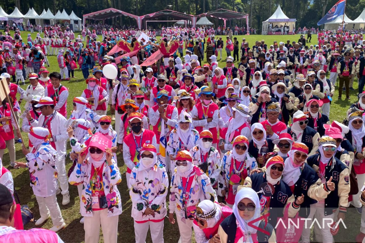 Ribuan alumni SMAN 1 Makassar reuni dan wisata ke Bali