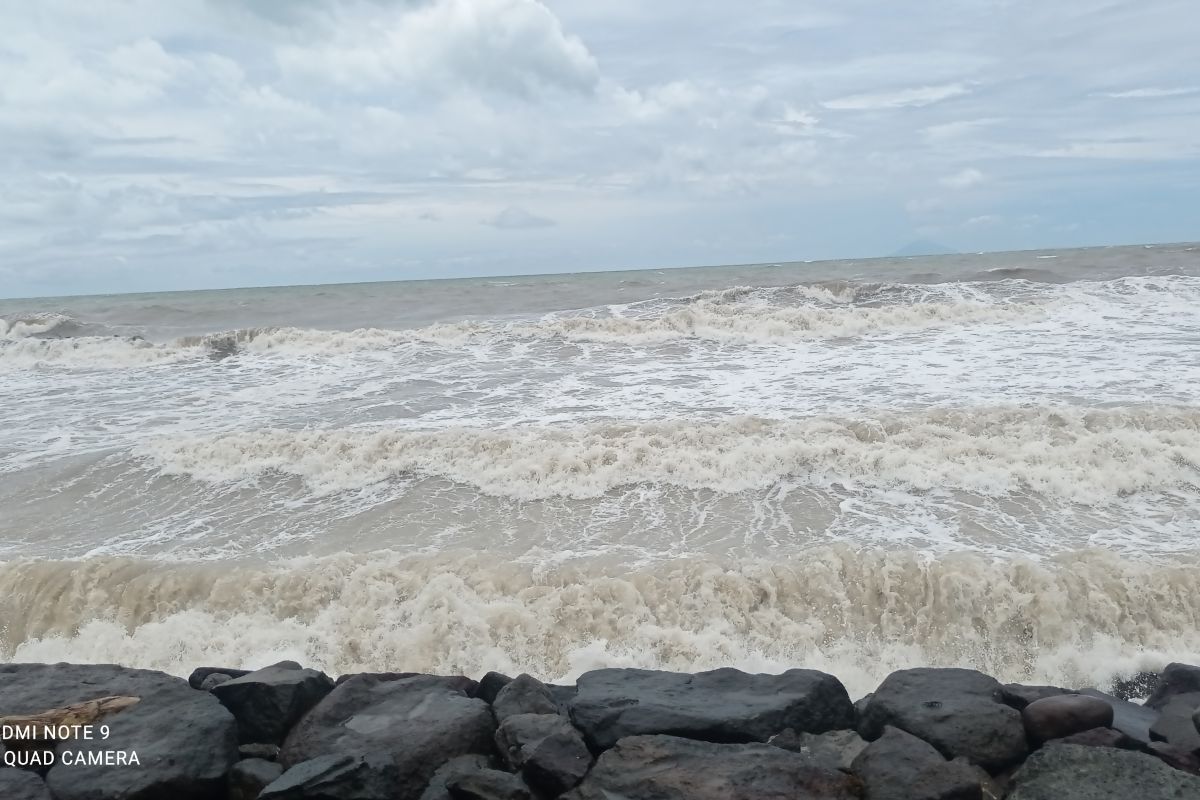 BPBD Lebak imbau nelayan waspada gelombang tinggi di Perairan Selat Sunda Selatan