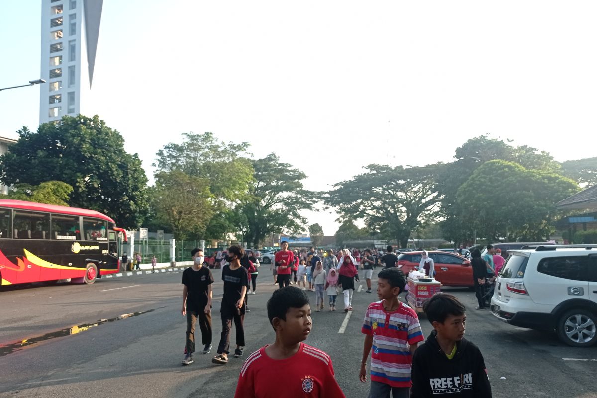 Dibuka kembali HBKB, warga Lebak padati Alun-Alun Multatuli