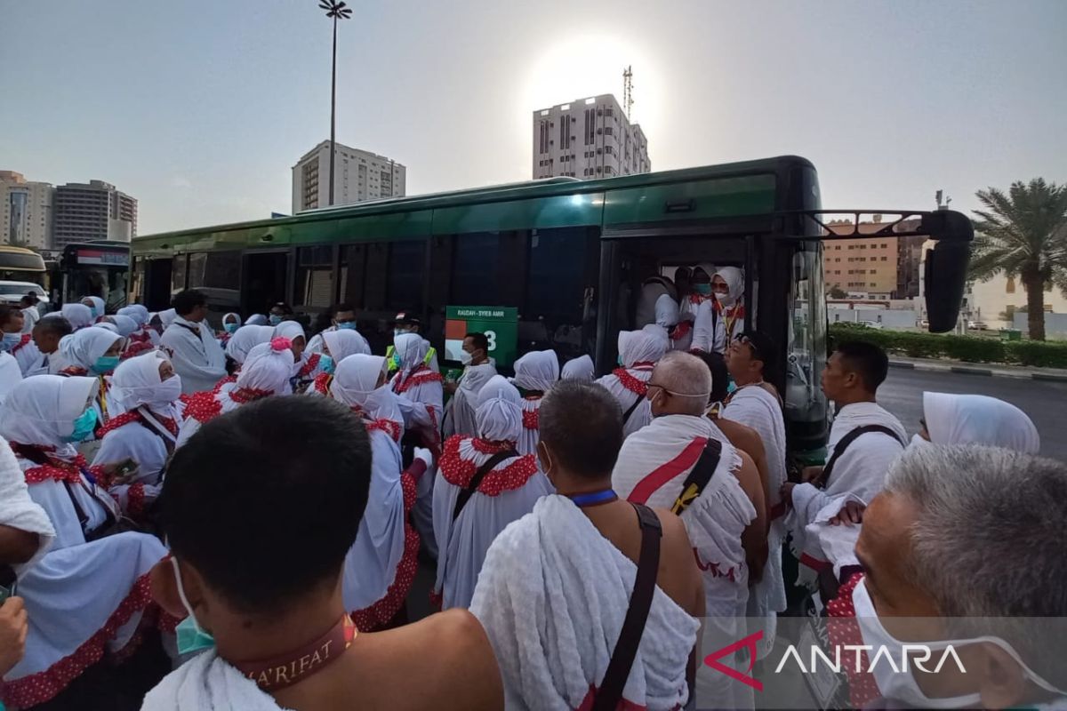 Jamaah yang datang lewat Jeddah melaksanakan umrah setiba di Mekkah