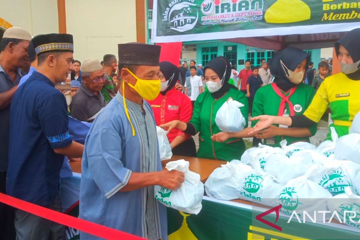 200 warga terima Aksi Peduli Berkah Irian Market