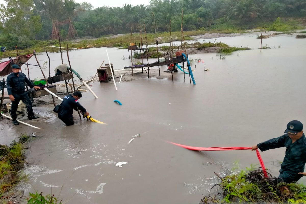 Penambang timah Bukit Mangkol terancam pidana 15 tahun penjara