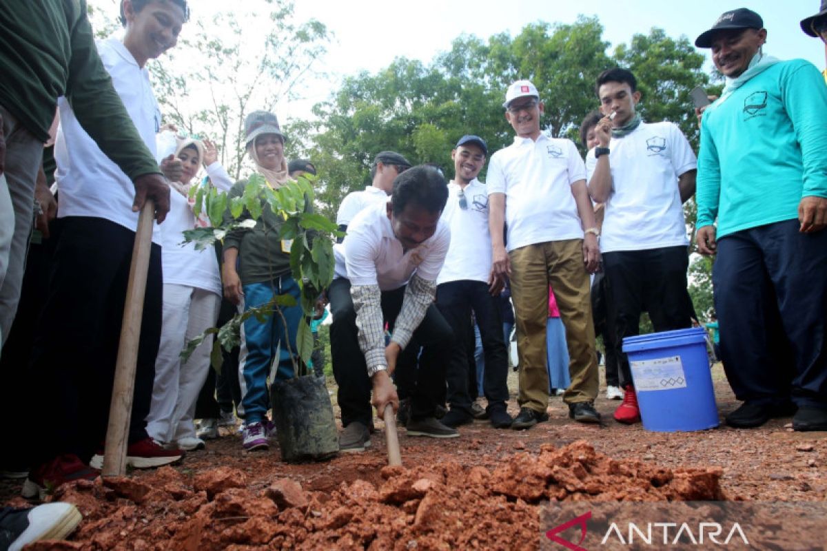Wali Kota Batam ajak mahasiswa partisipasi tanam pohon