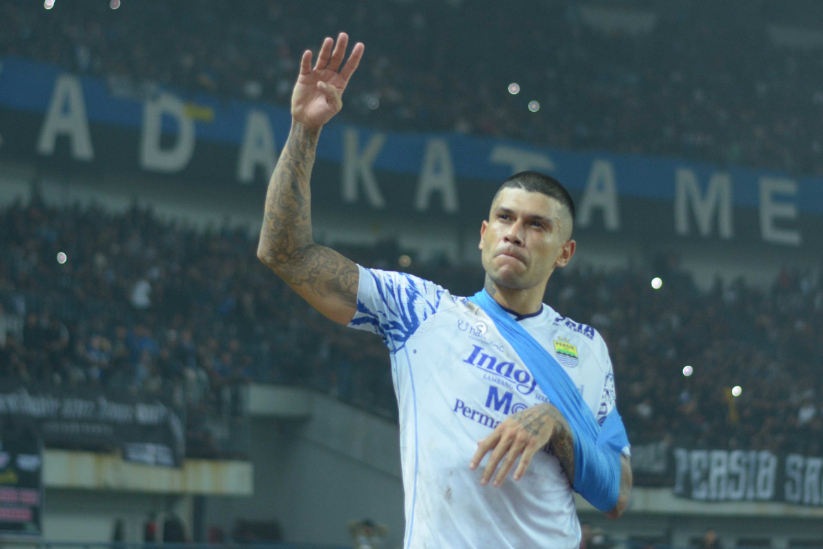 Striker Persib Ciro Alves harus menepi karena cedera