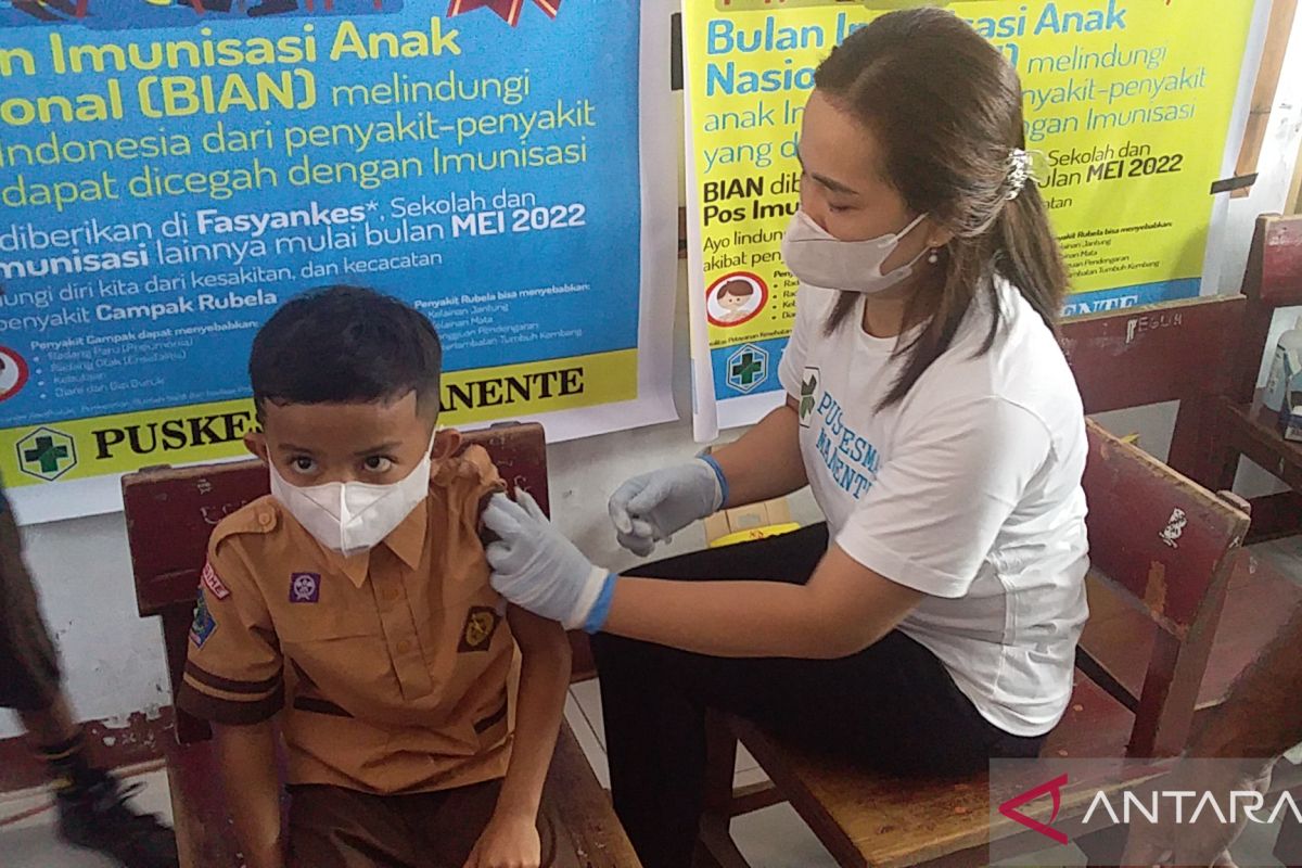 Pemkab Sangihe gencar melaksanakan imunisasi campak rubella bagi anak