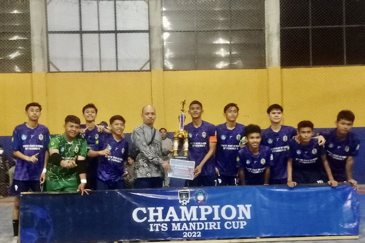 SMAN 2 Paringin juarai ITSM Futsal Cup 2022